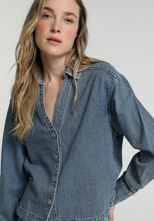 Oversize Fit Klasik Yaka Düz Kadın Light İndigo Denim Uzun Kol Gömlek