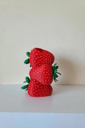 2'li Çilek Dekorasyon Seti - El Boyaması Vazo ve Kürdanlık - Mutfak & Sunum Seti - Bioplastik