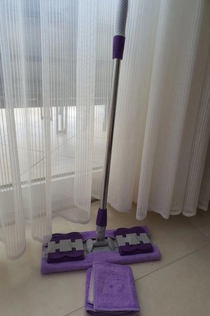 Teleskobik Cam Yer Tan Silme - İstediğin Bezi Tak Kullan - 4 Mandallı -Yedek Bezli Mop Seti