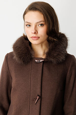 EKOL Yakası Ve Kolları Kürklü Kaşe Kaban 6055-26k