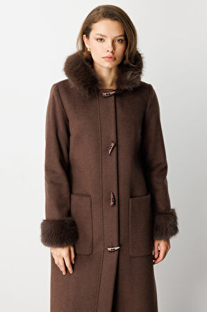 EKOL Yakası Ve Kolları Kürklü Kaşe Kaban 6055-26k