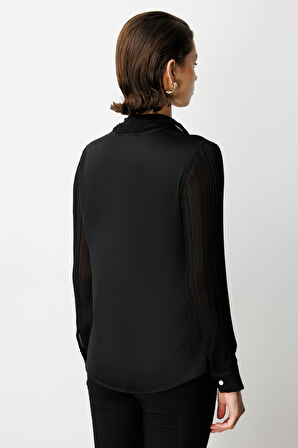 EKOL Yakası Fularlı Broş Detaylı Bluz 3021-26K