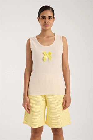 Giyim Kadın Beyaz Kurdele Detaylı Sarı Çizgili Şortlu Pijama Takımı
