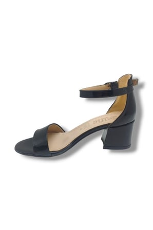 Selfie 4601-26 Rugan Tek Bant Orta Topuk Fashion Kadın Sandalet(5,5cm)