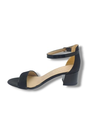Selfie 4270-26 Simli Rugan Tek Bant Orta Topuk Büyük Numara Fashion Kadın Sandalet(5,5cm) 41-43