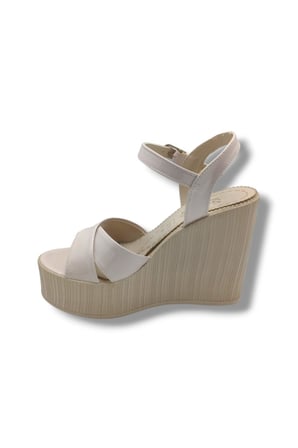 Selfie 4285-26 Rugan Çapraz Bant Yüksek Dolgu Taban Fashion Kadın Sandalet(11cm)