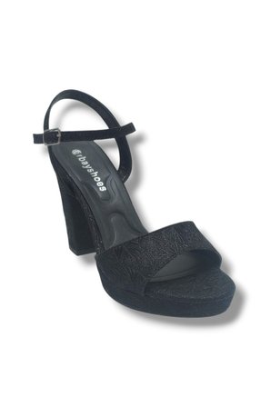 Erbay 321-26 Simli İşlemeli Saten Tek Bant Kalın Topuk Kadın Sandalet(11cm)