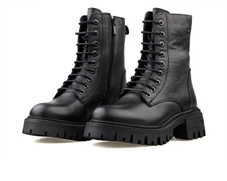 Castleblack 23781-1 Siyah Kadın Kışlık Deri Bot