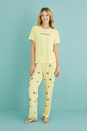 Kadın Pijama Takımı Kısa Kol Sıfır Yaka