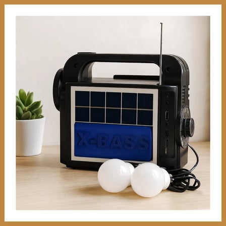 Bezos Solar 3'ü 1 Arada El Feneri Radyo MP3 Bluetooth Powerbank CNK