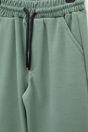 Yeşil Beli Lastikli Ponpon Kumaş Basic Erkek Çocuk Şort 21167