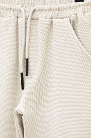 Krem  Beli Lastikli Ponpon Kumaş Basic Erkek Çocuk Şort 21170