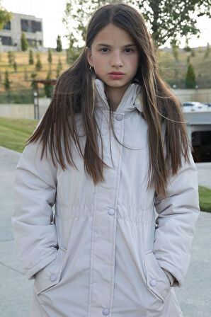 Bej Çıtçıtlı Cepli Esnek Bel İçi Kürklü Kız Çocuk Kapüşonlu Mont 21302