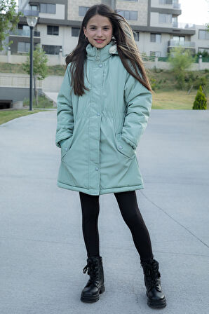 Yeşil Çıtçıtlı Cepli Esnek Bel İçi Kürklü Kız Çocuk Kapüşonlu Mont 21303