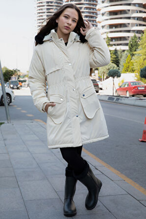 Bej Cep Detaylı İçi Kürklü Çıkarılabilir Kapüşonlu Kız Çocuk Şişme Mont 21336