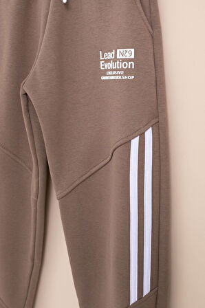 Kahve Şerit Detaylı Yazı Baskılı Beli Lastikli Erkek Çocuk Eşofman Altı 21455