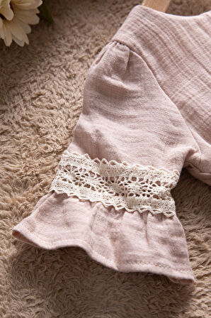 Kahverengi Kolları Dantel Detaylı Kuşaklı Kız Çocuk Müslin Elbise 22669