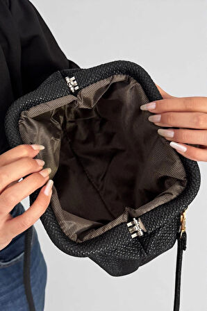 Kadın Siyah Hasır Görünümlü El ve Omuz Askılı Clutch Çanta