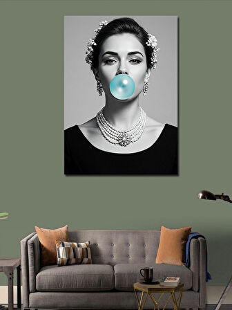 Kanvas Tablo Balon Çiğneyen Kadın ve Minimalist Moda