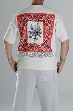 Halı Desenli Bej Tasarım T-Shirt