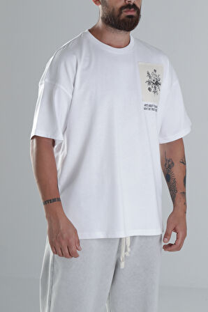 Halı Desenli Beyaz Tasarım T-Shirt