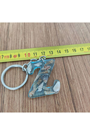 "Z" HARFİ - Açık Mavi Deniz Epoksi Harf Anahtarlık – Gerçek Deniz Kabuğu, El Yapımı, Benzersiz