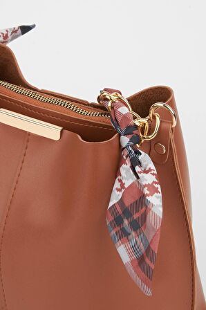 Kadın Taba Fularlı Zincir Aksesuarlı Yumuşak Deri 3 Bölmeli El Kol Ve Omuz Çantası