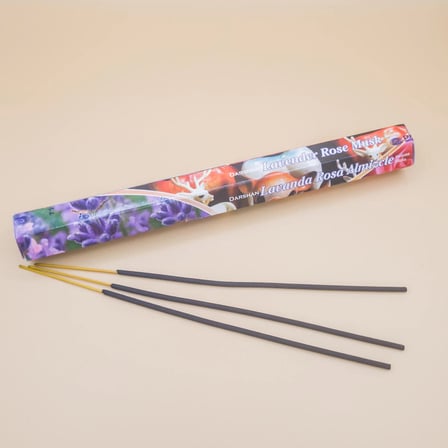 Darshan Lavender Rose Musk Çubuk Tütsü – Lavanta, Gül ve Misk Aromalı Kokulu Tütsü