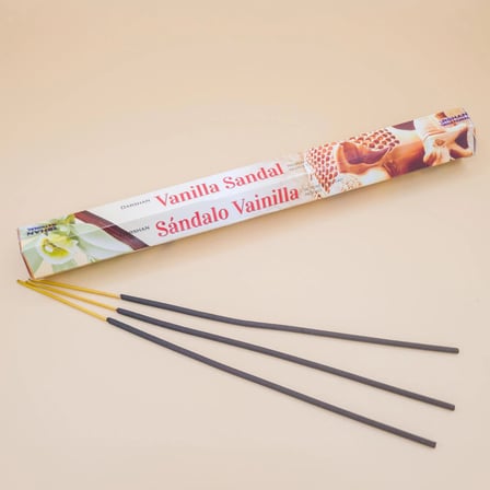 Darshan Vanilla Sandal Çubuk Tütsü – Vanilya ve Sandal Ağacı Aromalı Kokulu Tütsü
