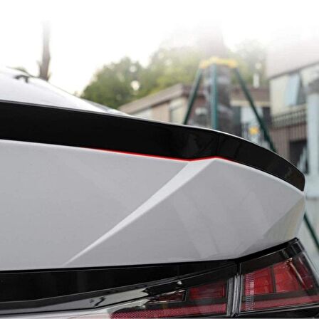 Hyundai Elantra Bagaj Üstü Spoiler Piano Black 2021 Sonrası