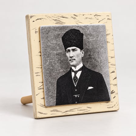 Ceren Wooden Atatürk Portreli Mermer Tablo Ahşap Çerçeveli 12.5x12.5 cm