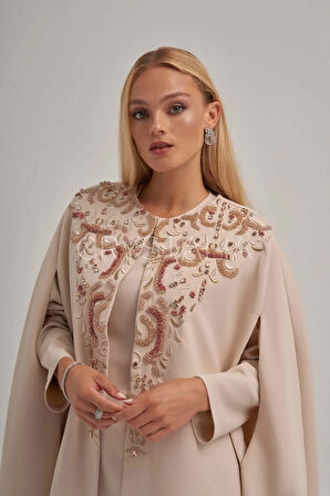 Üçlü Pelerinli Takım