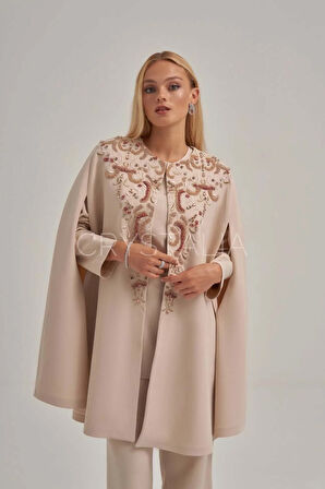 Üçlü Pelerinli Takım