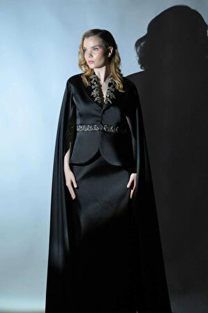 Hürrem Model Pelerin Kol Detaylı Siyah Saten Takım