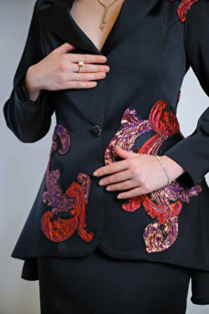 Özel Jakar Kumaş Motif İşlemeli Ceket Ve Uzun Etek Takım