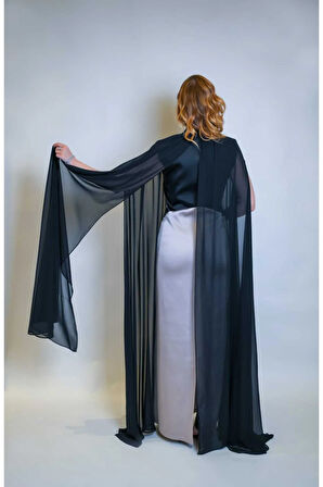 Gri Renk Saten Ve Şifon Kumaş Taş Detaylı Pelerin Abiye