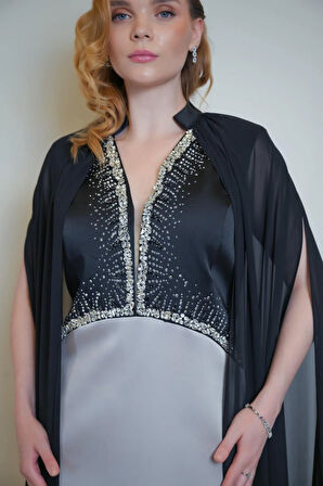 Gri Renk Saten Ve Şifon Kumaş Taş Detaylı Pelerin Abiye