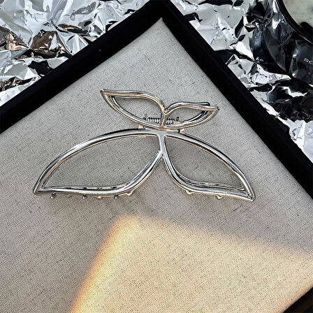 Gümüş Renk Kelebek Model Metal Saç Tokası 4 cm Küçük Boy – Şık ve Dayanıklı Kadın Saç Aksesuarı