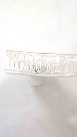 Beyaz Parıltılı Oval Model Asetat Mandal Saç Tokası 9 cm – Şık ve Dayanıklı 