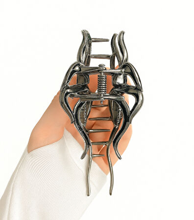 Örümcek Tasarımlı Metal Mandal Saç Tokası Siyah Renk 11 cm – Şık ve Farklı Stil Aksesuarı