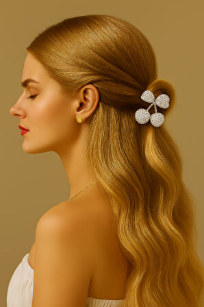 Taş Detaylı Kiraz Tasarımlı Metal Mandal Saç Tokası Beyaz Renk 4 cm – Işıltılı ve Zarif Aksesuar