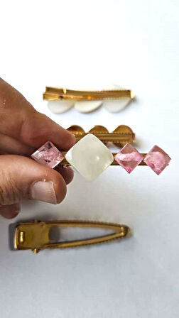 4 adet İnci & Taş Detaylı Saç Tokası Seti (6 cm) — Şık ve Dayanıklı