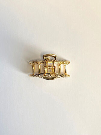 Taş Detaylı Kabuk Formlu Metal Mandal Saç Tokası 4 cm – Zarif ve Işıltılı Görünüm