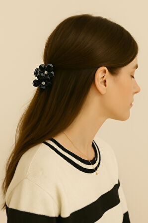 Siyah Taşlı Çiçek Gümüş Detaylı Metal Mandal Toka 4 cm 