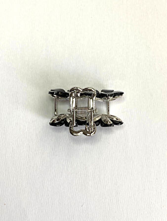 Siyah Taşlı Çiçek Gümüş Detaylı Metal Mandal Toka 4 cm 