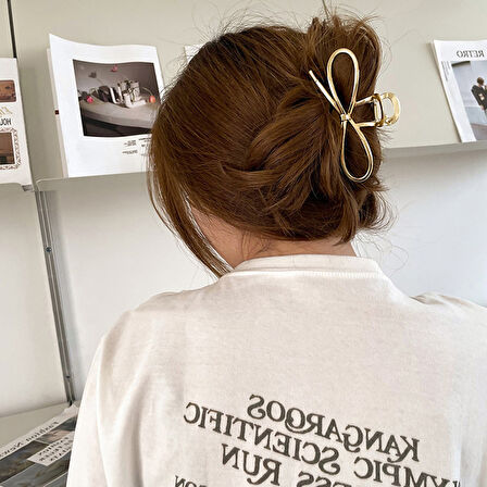 7 cm Fiyonk Model Altın Saç Tokası – Minimal ve Zarif Metal Mandal Toka