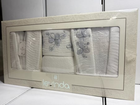 Levinda 3D Nakışlı Bornoz Takımı