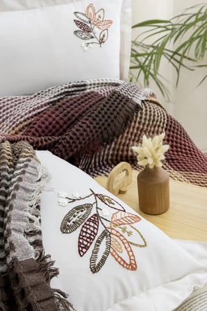 Floransa Nakışlı Jakarlı %100 Pamuk 4 Parça Pike Takımı Seti 
