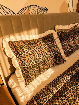 Fırfırlı Leoparlı Yatak Örtüsü Tek Kişilik