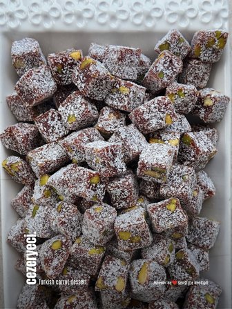 Antep Fıstıklı Küp Cezerye 750 Gr
